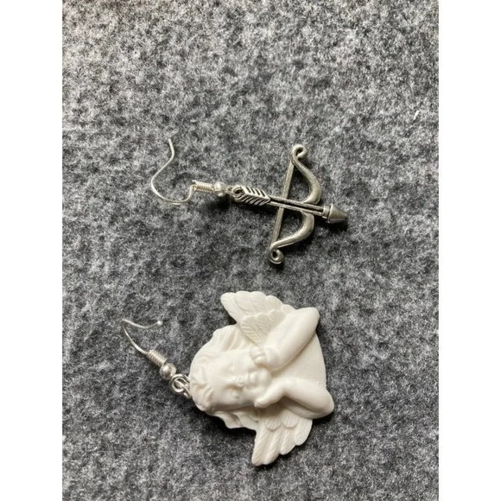 Asymmetric Cherub Angel Bow and Arrow Drop Earrings White‎ Silver Kitsch Cupid